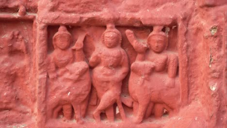 the red brick architecture is evident on the outer walls of this temple which the social system, culture and civilization of that time blossomed.currently, the paintings are almost destroyed.