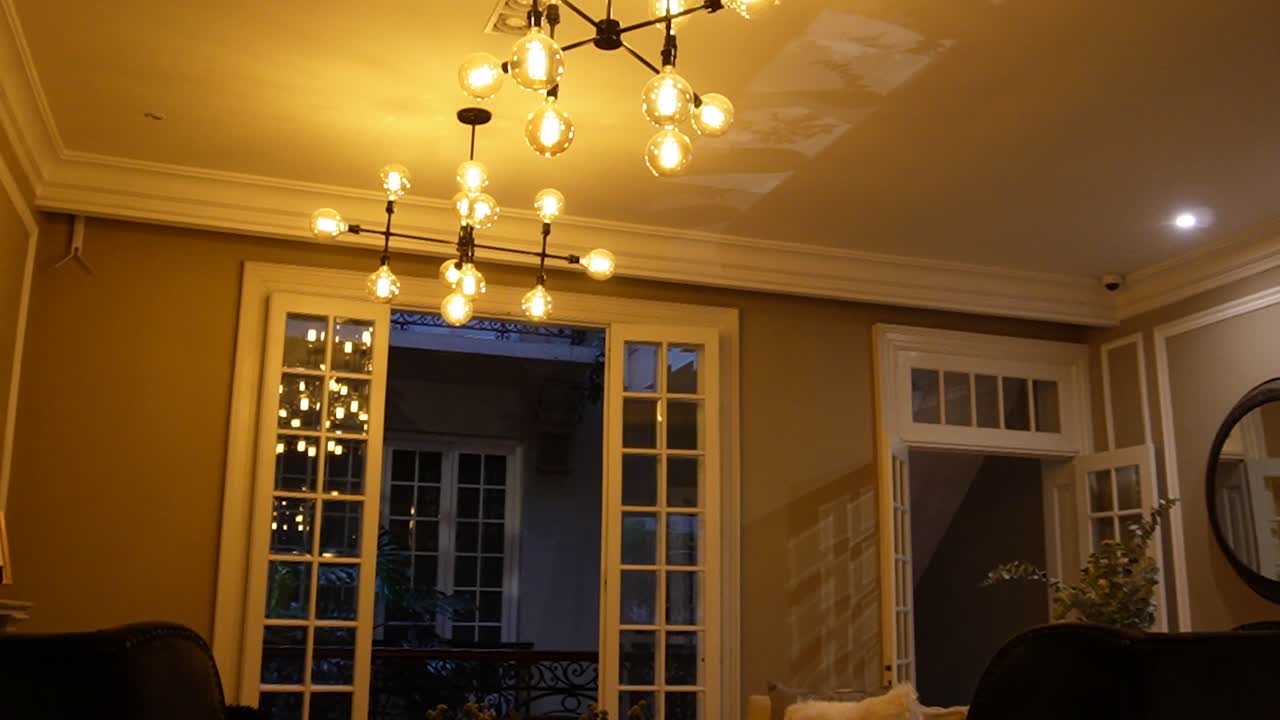 멕시코 시티 의 오래된 집 에 있는 호텔 의 내부 조명 의  ⁇