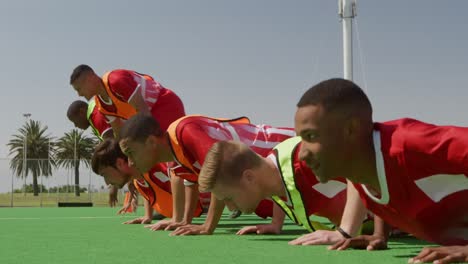 Jugadores-De-Hockey-Preparándose-Antes-De-Un-Partido.