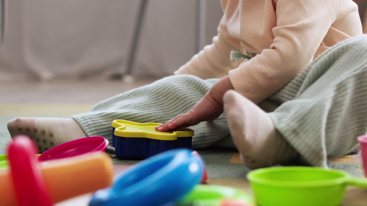 거실에 있는 아기