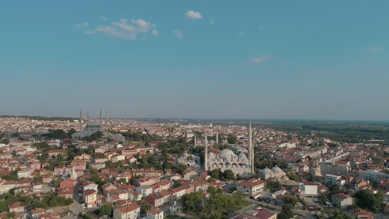 vista aérea de la mezquita de selimiye y el paisaje de la ciudad de edirne. imágenes de 4k en turquía