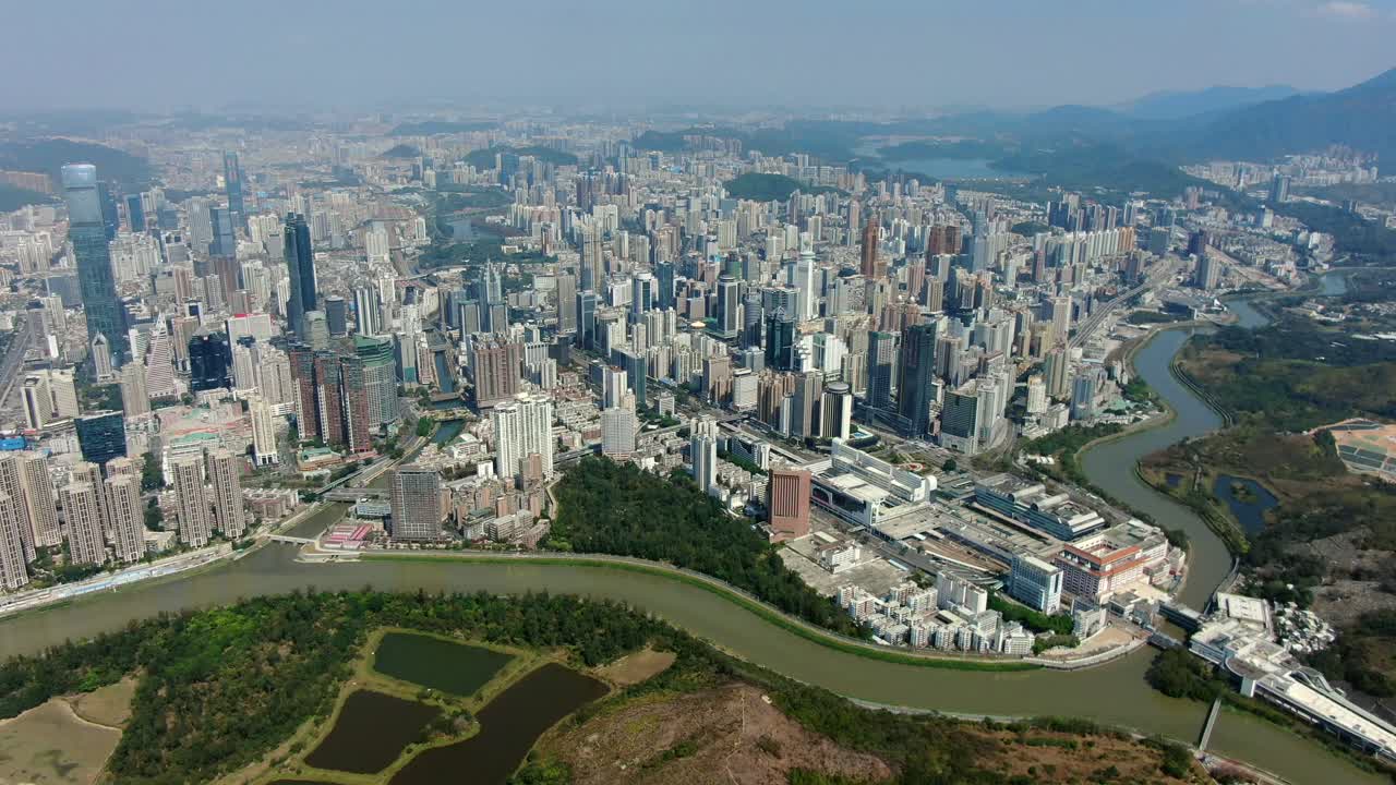 vista aérea sobre el horizonte de shenzhen en un hermoso día claro