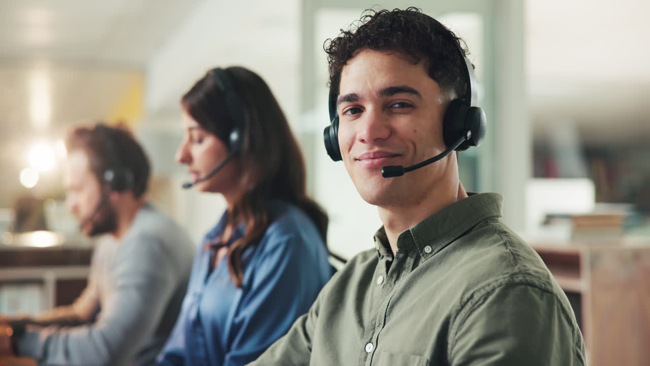 representantes de servicio al cliente en el trabajo