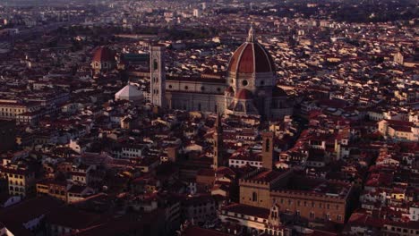 Drone-Orbitando-Alrededor-De-Florencia,-El-Duomo-De-Italia