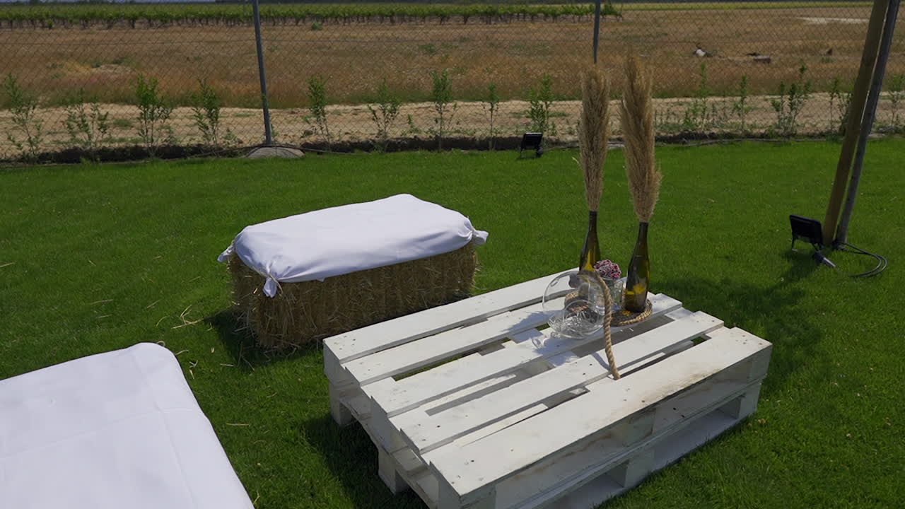 decoración exterior para eventos, día soleado