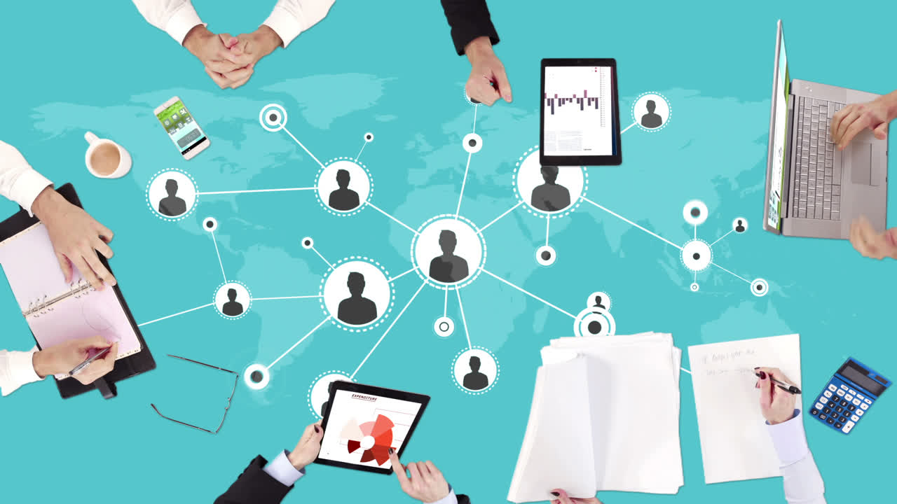 사업가 들 의 손 이 일 하고 있다