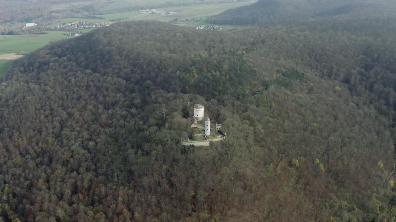 el castillo de cuento de hadas burg plesse en bovenden cerca de göttingen goettingen al amanecer, baja sajonia, alemania