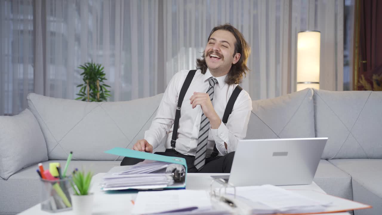 성공한 사업가는 기 ⁇ 하고 행복해집니다.