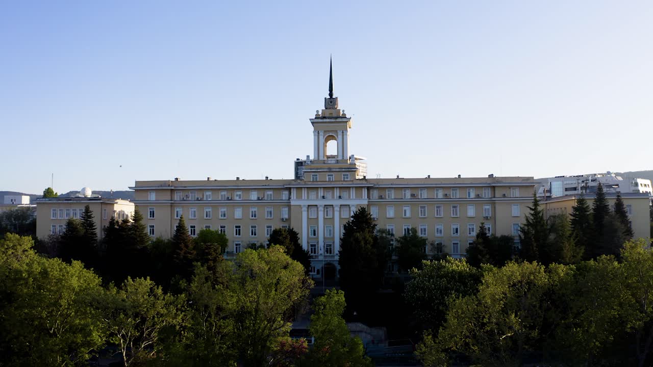 escuela naval en varna con un avión no tripulado