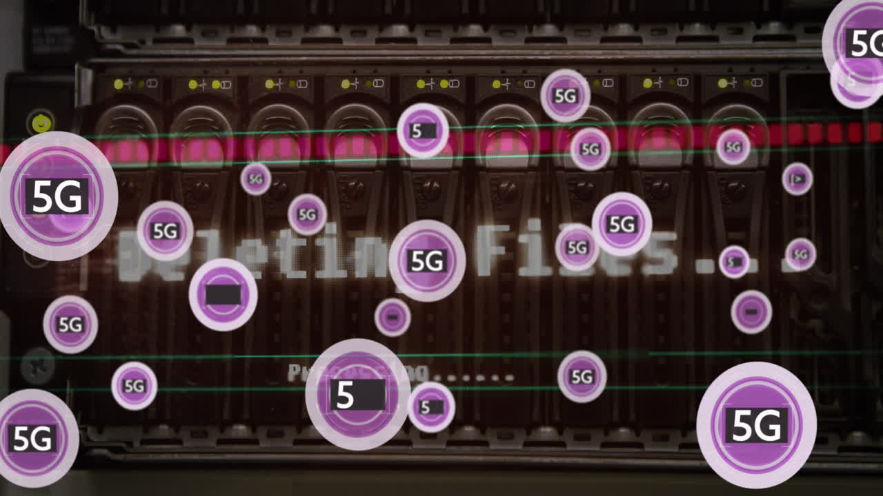 5g와 텍스트로 원의 애니메이션, 데이터 서버 랙을 조명하는 파일 삭제