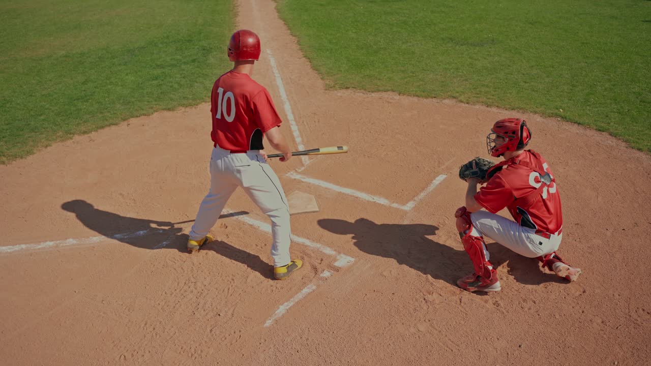 Giocatori di baseball sul campo