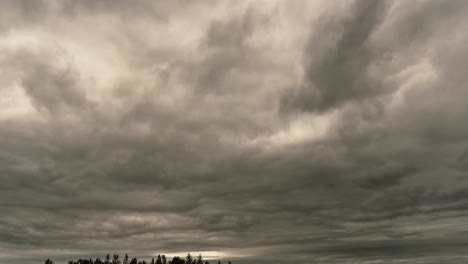 algunos increíbles timelapses de nubes tomados en islandia con la sony a7iii