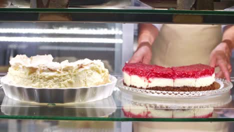 la exhibición de pasteles en la cafetería