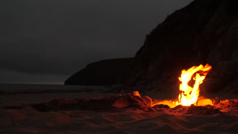 pozo de fuego en la playa 03