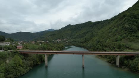 Grüne-Flussbrücke