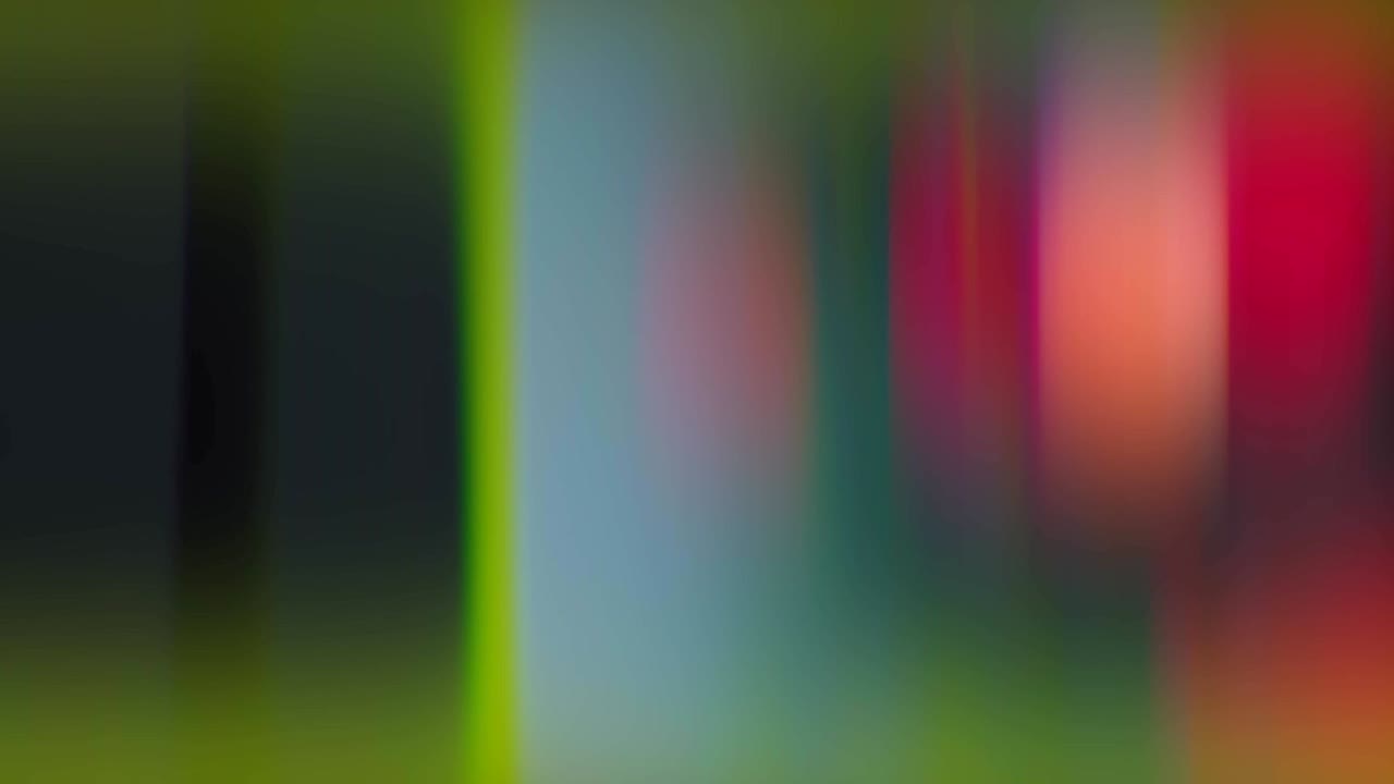 movimiento distorsionado y borroso de luces brillantes multicolores