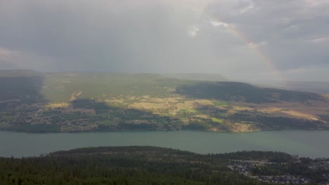 Nice-Viewpoint-in-Canadian-Mountains-overlooking-Wood-Lake-in-Lakecountry,-British-Columbia's-Interior-Region