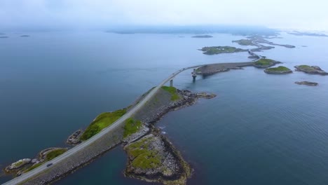 Imágenes-Aéreas-De-La-Carretera-Del-Océano-Atlántico-Noruega