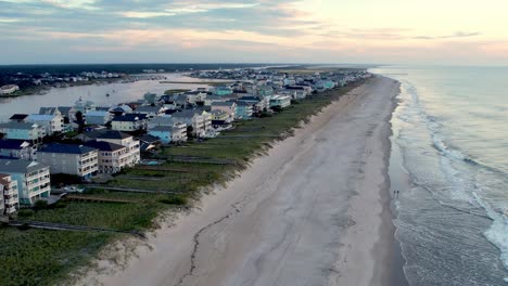 Alta-Antena-Sobre-Carolina-Beach-Nc,-Carolina-Del-Norte-1