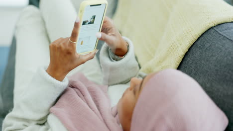 redes sociales, teléfono y manos con una mujer musulmana