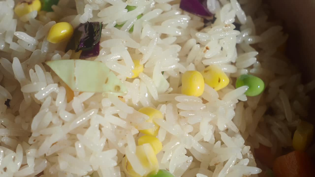 Fried rice with corn and cabbage