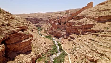 Drohnenaufnahme-Des-Mar-Saba-Klosters-Und-Des-Flusses