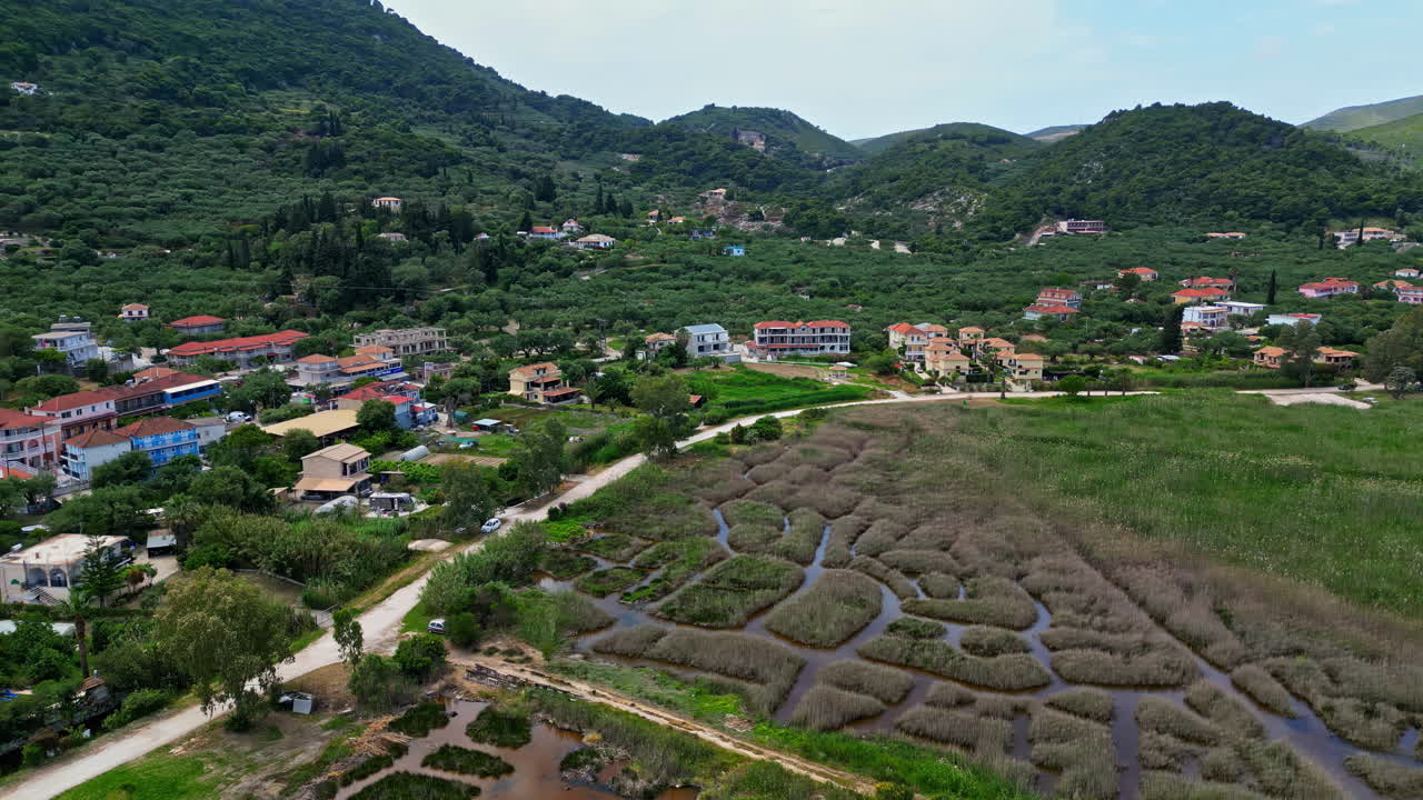 다이빙 해변 근처의 지중해 마을, 나바지오, 그리스, 공중