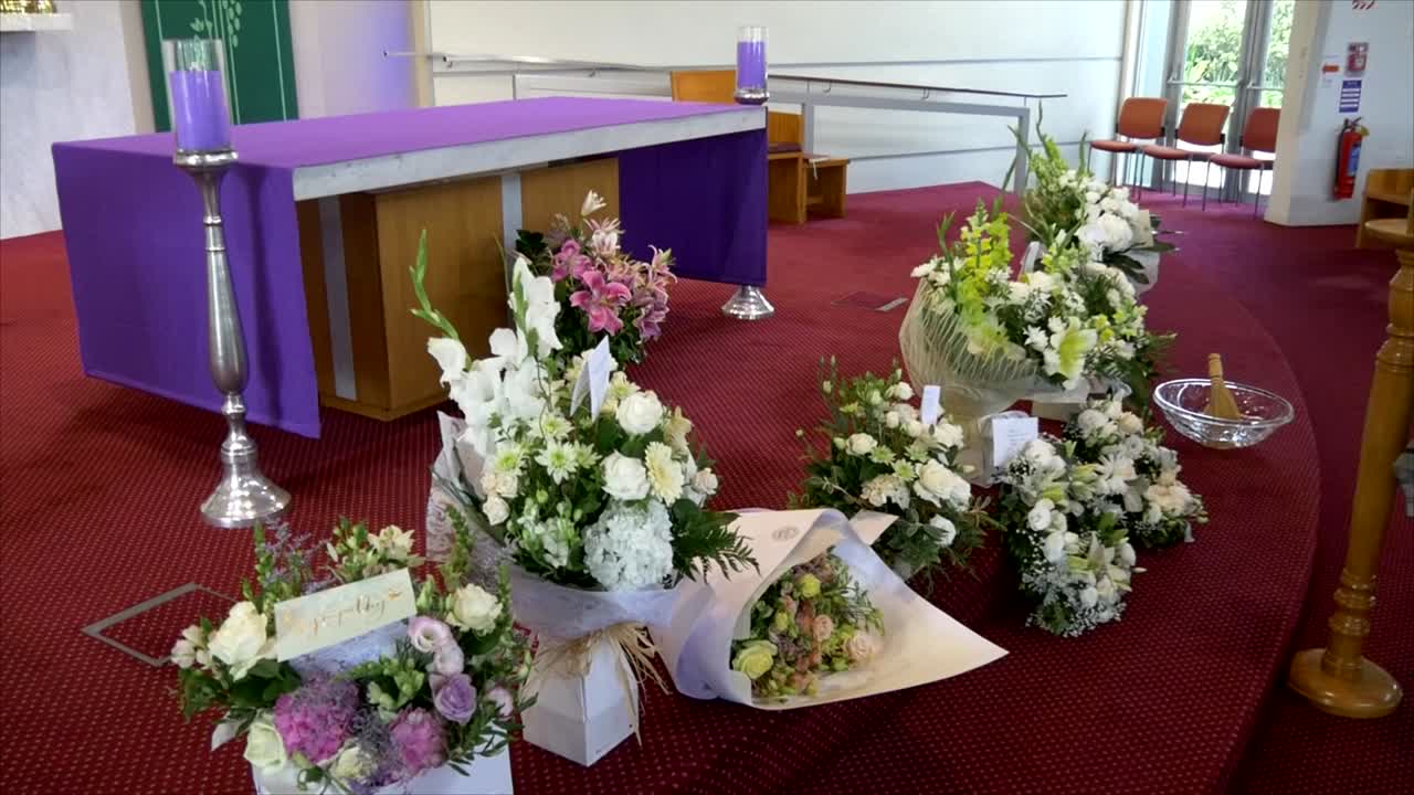 Foto di fiori usati per un servizio funebre