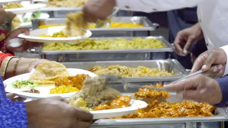 foto de comida deliciosa servida en una cena o recepción de bodas