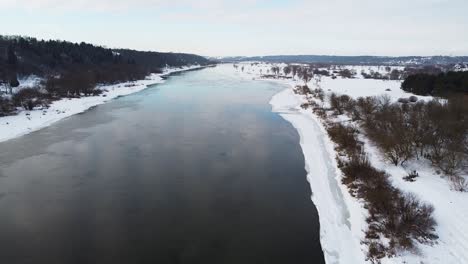 Río-Nemunas-En-Lituania-Durante-El-Frío-Invierno