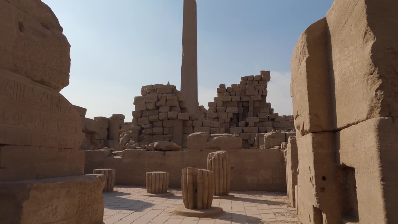 hito templo de karnak, luxor, egipto. disparo de pedestal