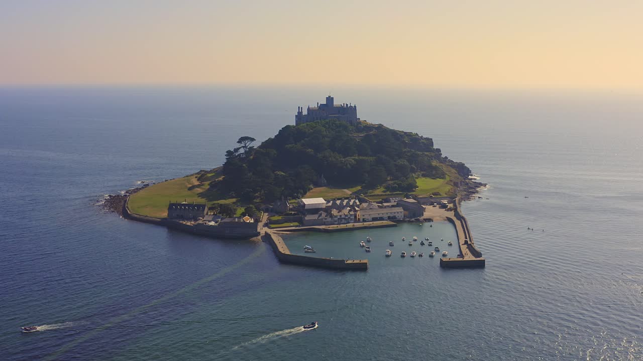 놀라운 세인트 마이클의 마운트 아일랜드 영국 항공