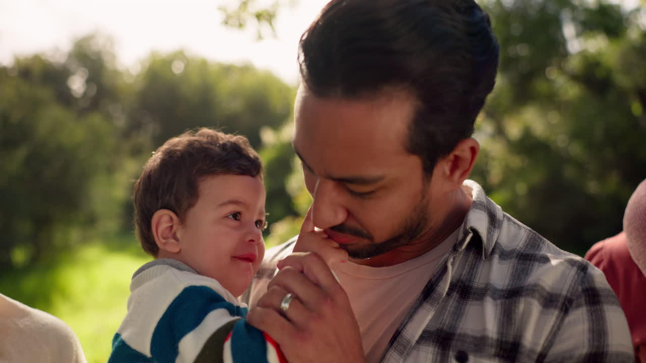 padre, parque e hijo con amor