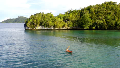 Nada-Dice-Diversión-Como-Kayak-Bajo-El-Sol