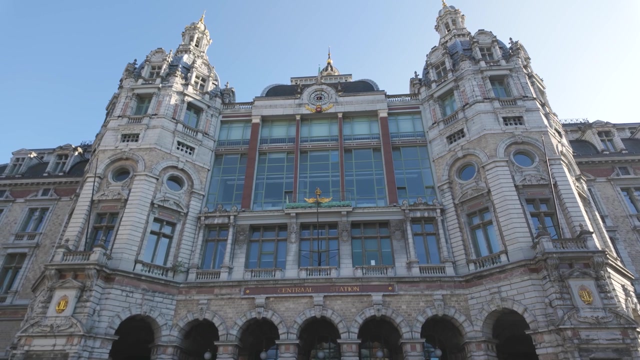 Stazione Centrale di Anversa, Belgio, iconico snodo ferroviario storico con architettura maestosa