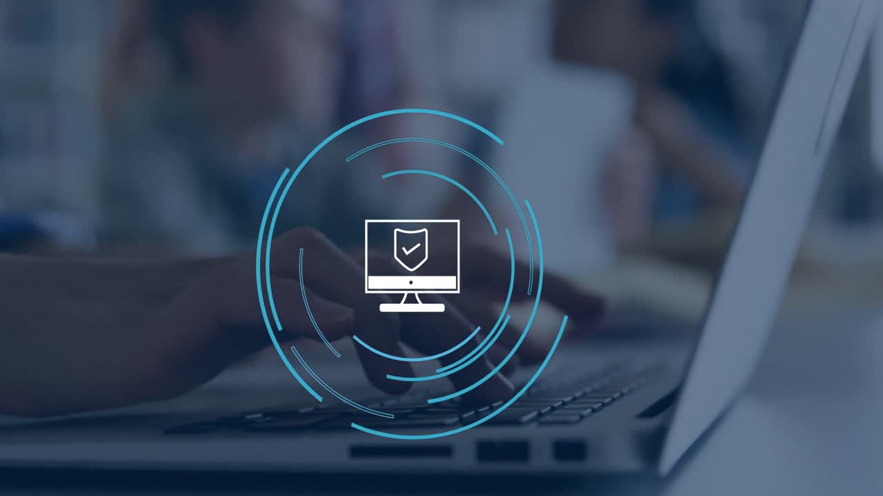 animación del icono de la computadora sobre una mujer de negocios caucásica que usa una computadora portátil en la oficina