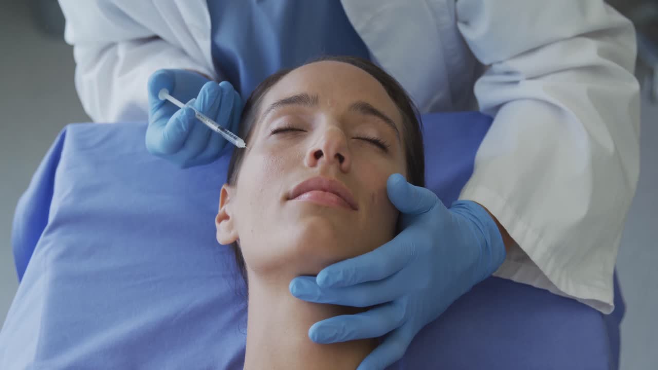 paciente de procedimiento cosmético femenino