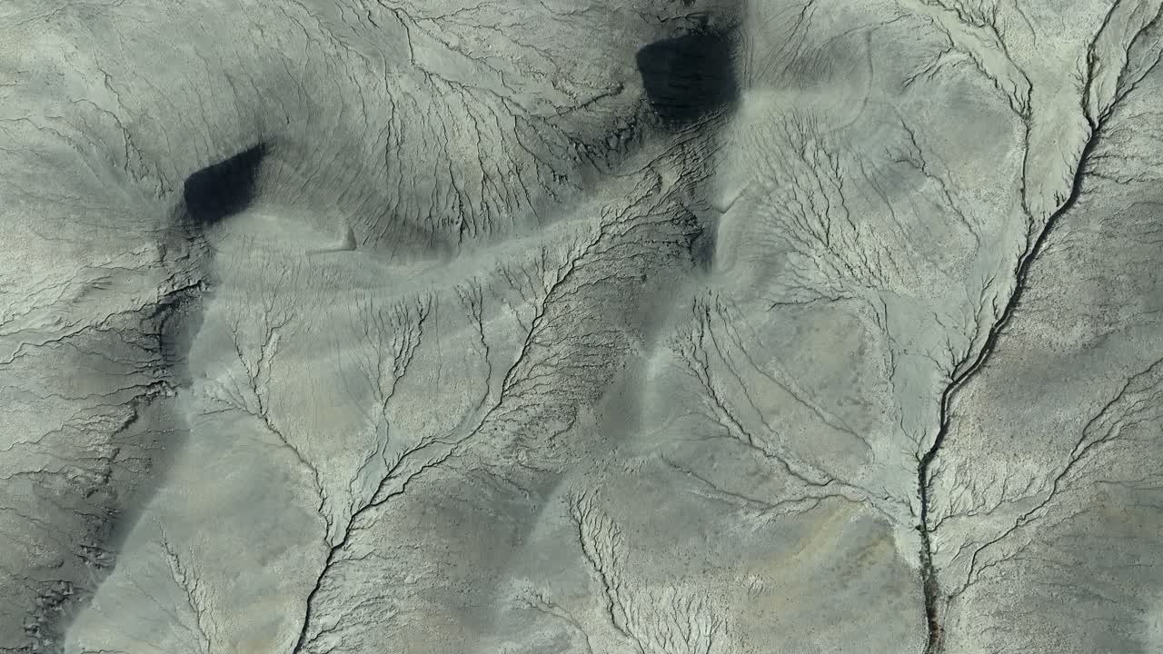 미국 유타 주 의 캐피톨 리프 국립 공원 의 4k 항공 사진