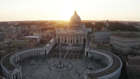 Sonne-Scheint-Hinter-Der-Petersbasilika