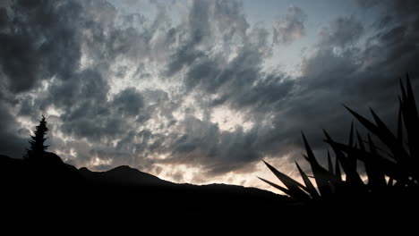 Lapso-De-Tiempo-De-Puesta-De-Sol-De-Montaña