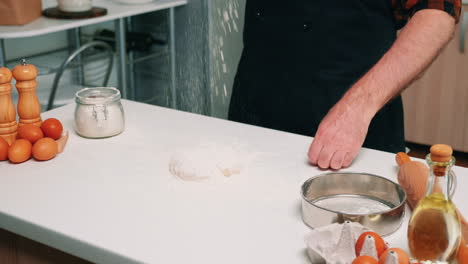 Couple-preparing-healthy-salad