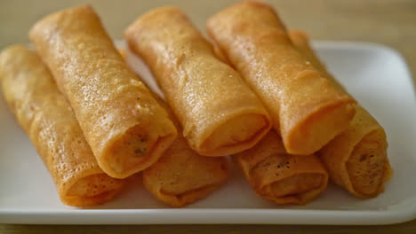 deep-fried-spring-roll-with-sauce