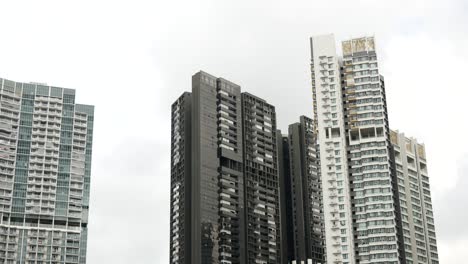 edificios modernos de gran altura
