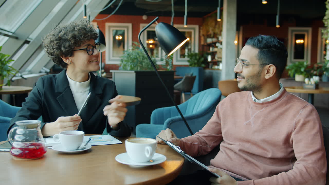 reunión de negocios en un café