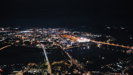 静态市中心空中超速查塔努加在夜间