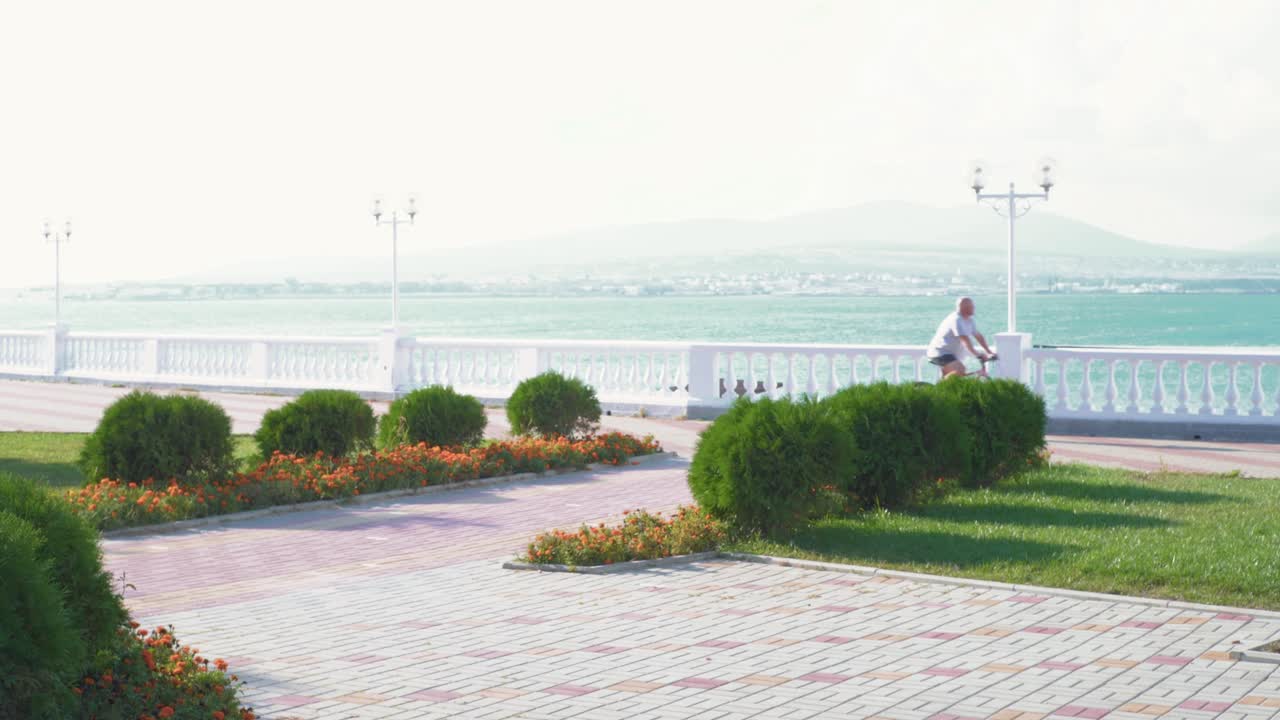 바다를 볼 수 있는 해안 자전거 도로