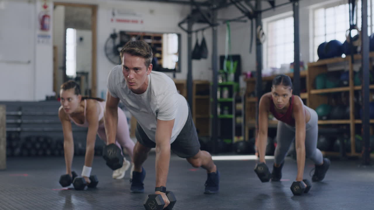 personas activas que usan pesas para el tablero