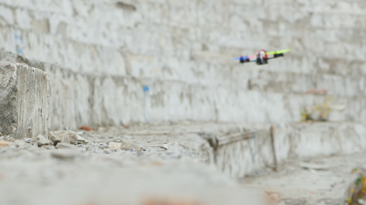 레이싱 드론 충돌 실패 기동