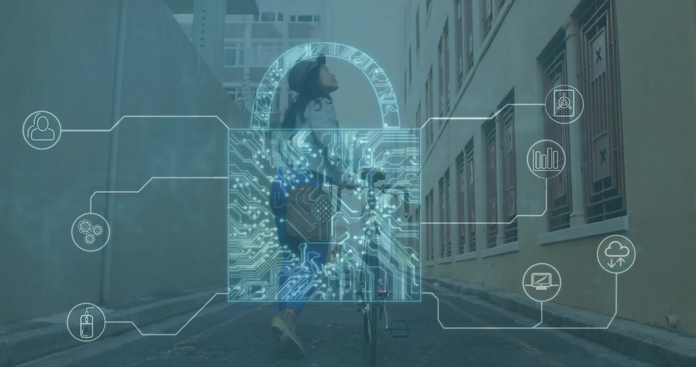 Una donna di mezza età che spinge una bicicletta entra nell'inquadratura, con un'interfaccia di blocco che si avvia proiettando icone di circuiti tecnologici.