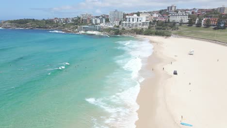 People-Enjoying-Summer-Vacation-At-Bondi-Beach---Bondi-In-Sydney,-NSW,-Australia